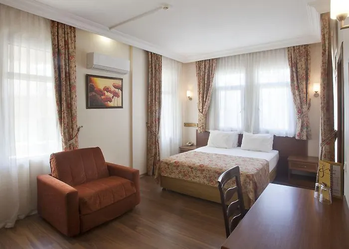 Triana Hotel